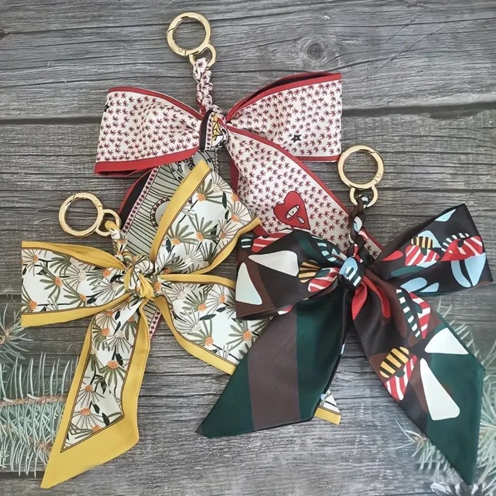 1pc Imitation Silk Bowknot Keychain Cute Heart Flower Key Ring Purse Bag… - Picture 3 of 4